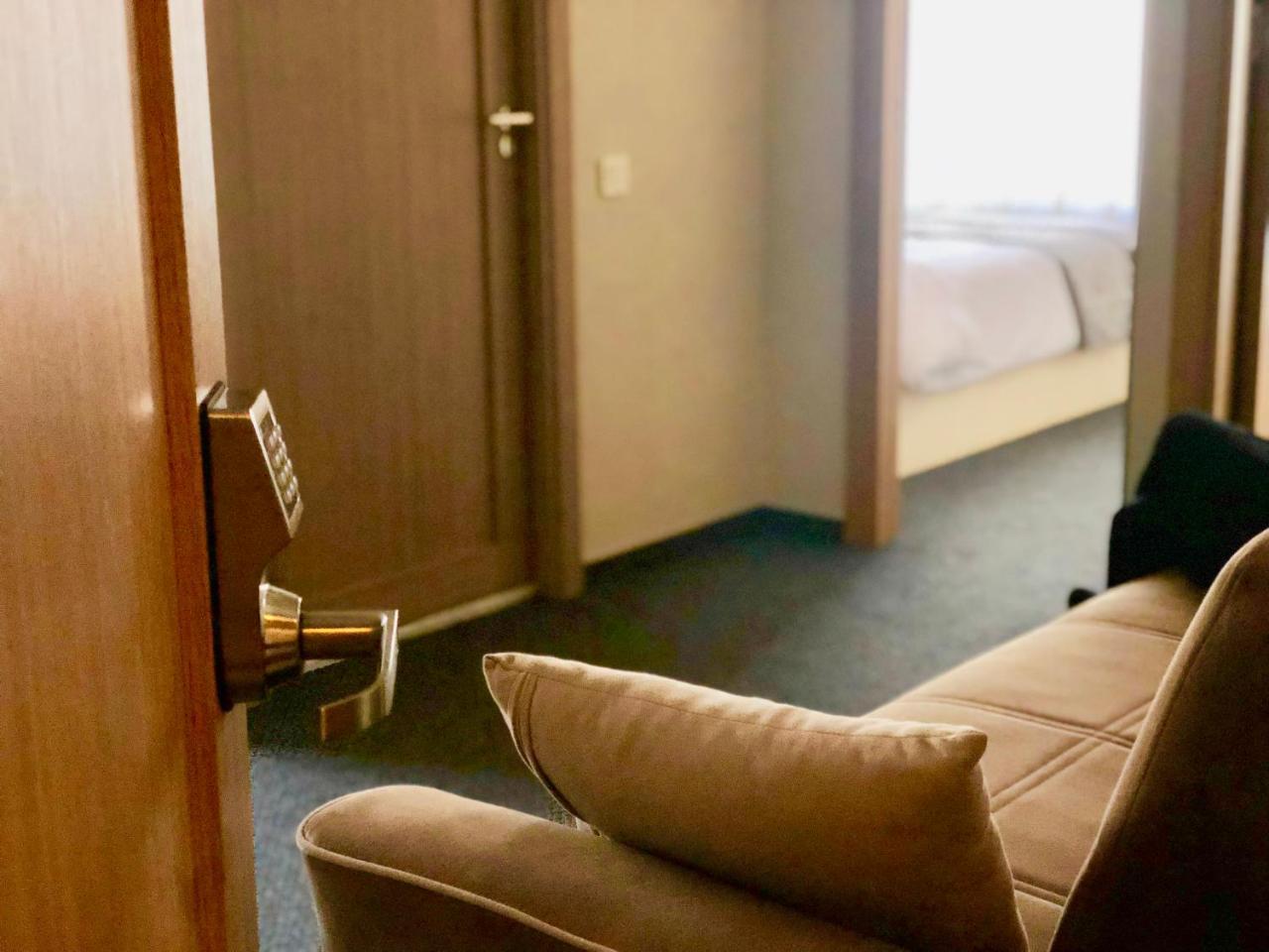 Tbili Hotel Tbilisi Quarto foto