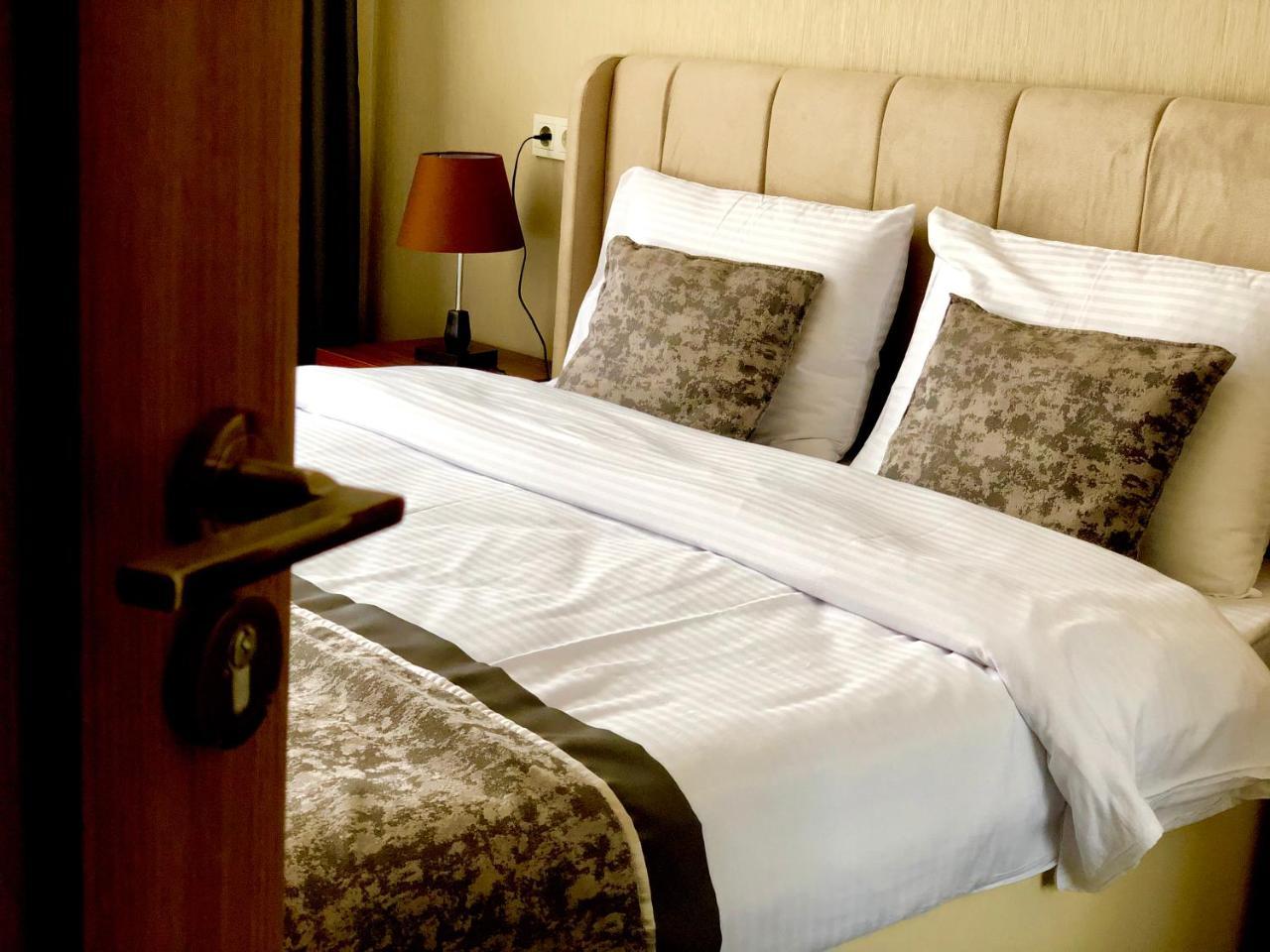 Tbili Hotel Tbilisi Quarto foto