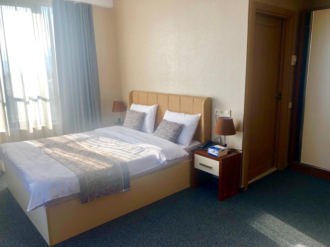 Tbili Hotel Tbilisi Quarto foto